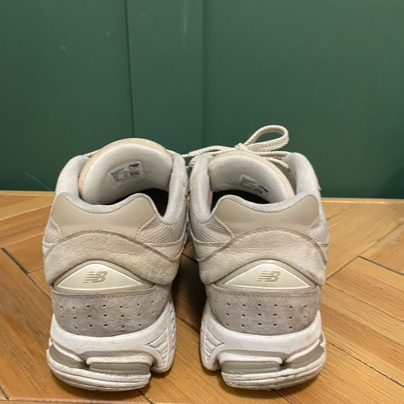 Beige new balance 2002r - Picture 2 of 4